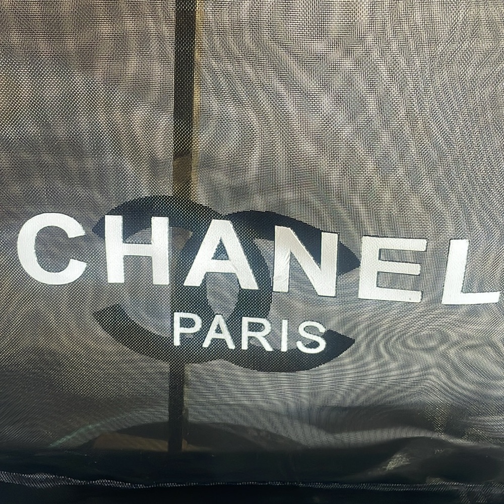 Brand New GWP CHANEL mesh tote and baby pouch - Picture 6 of 17